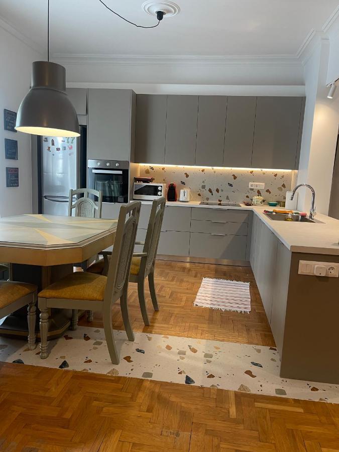 Pagrati Flat 7 *